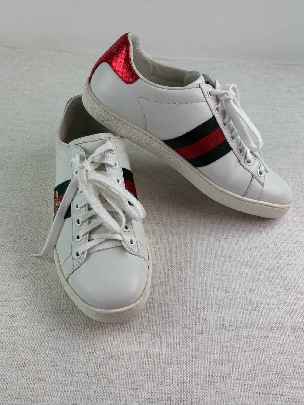 Gucci White Leather Sneakers with Red and Green Stripe and Red Heel